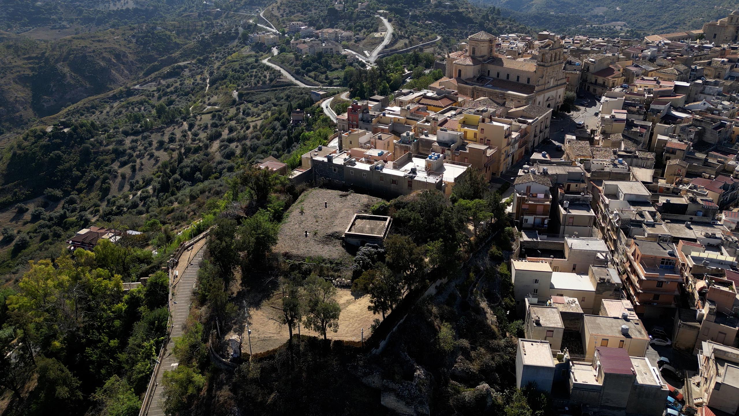 Il castello da lontano